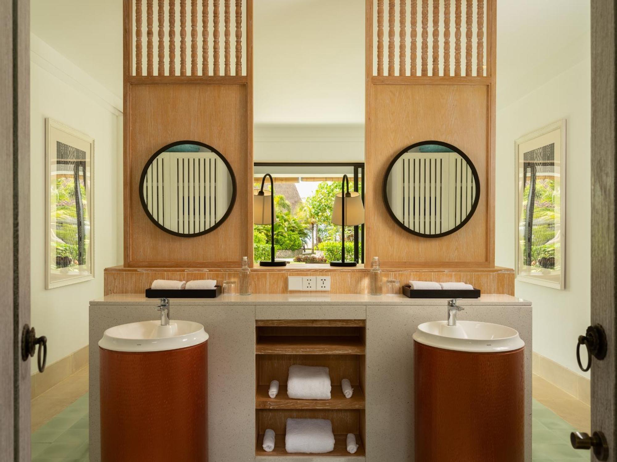 Sudamala Resort, Komodo, 纳闽巴霍 外观 照片 Bathroom