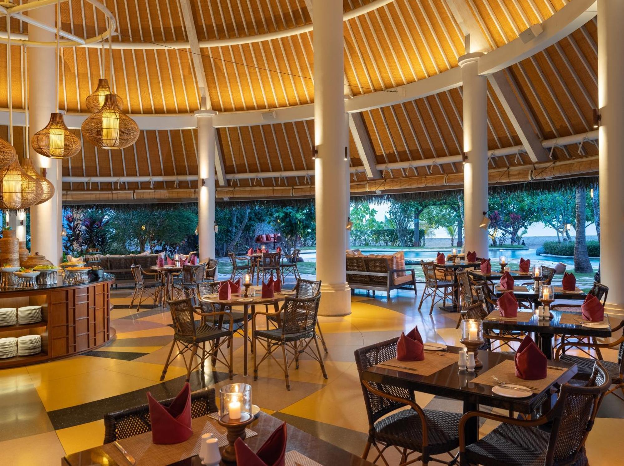 Sudamala Resort, Komodo, 纳闽巴霍 外观 照片 The restaurant at the hotel
