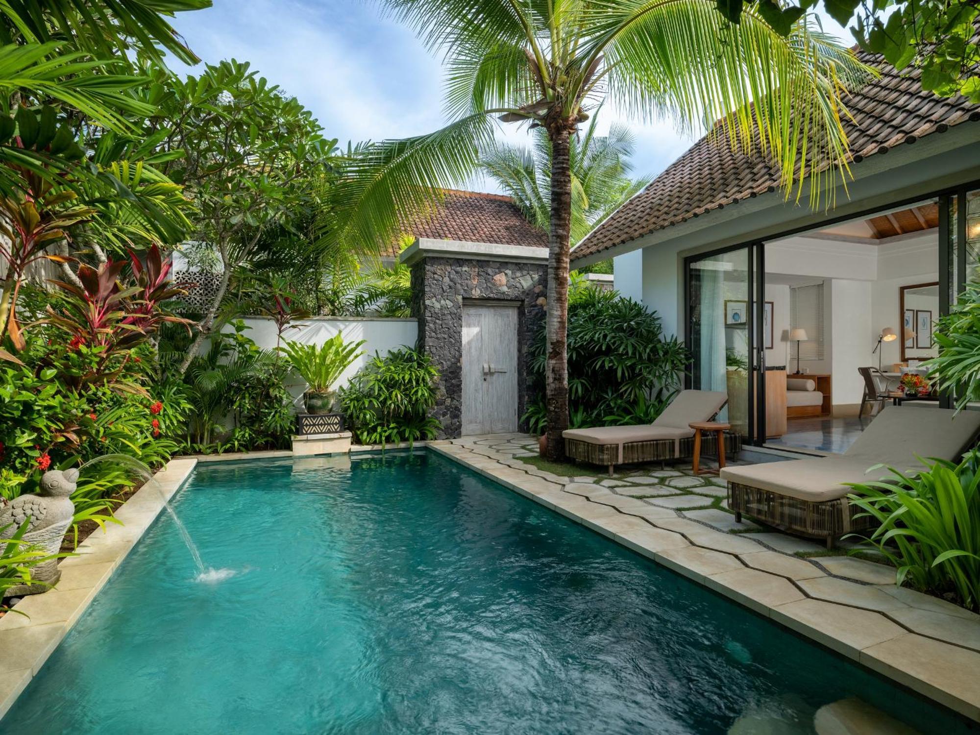 Sudamala Resort, Komodo, 纳闽巴霍 外观 照片 A private pool at a resort in Bali, Indonesia